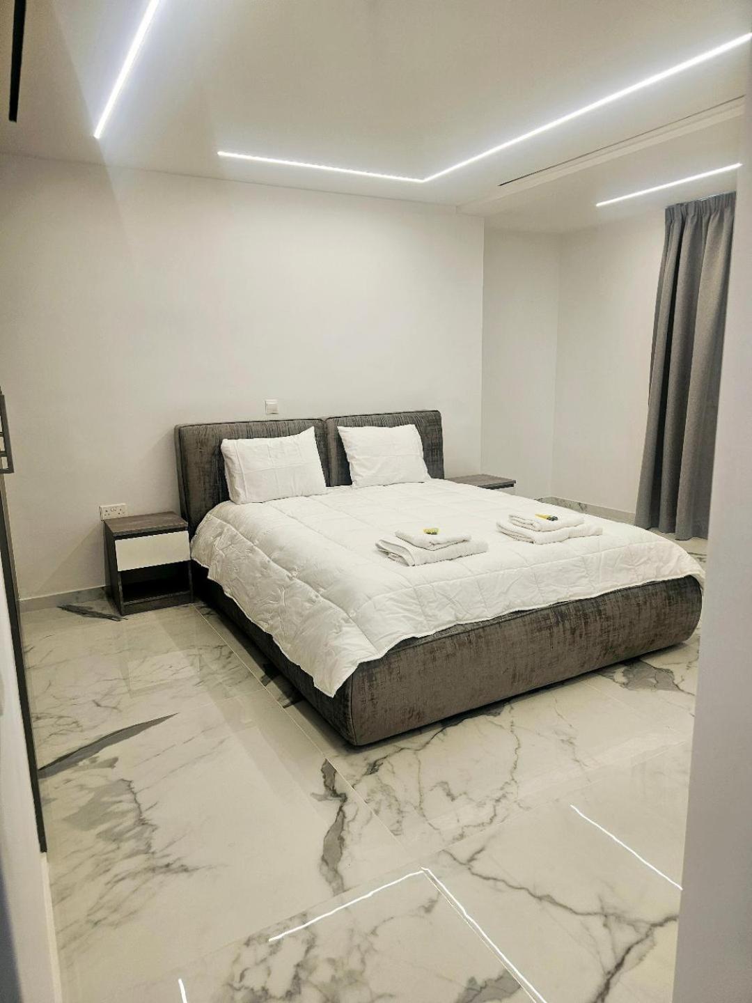 Deluxe Apartment Pafos Dış mekan fotoğraf
