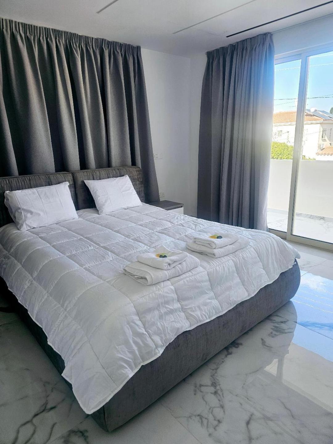 Deluxe Apartment Pafos Dış mekan fotoğraf