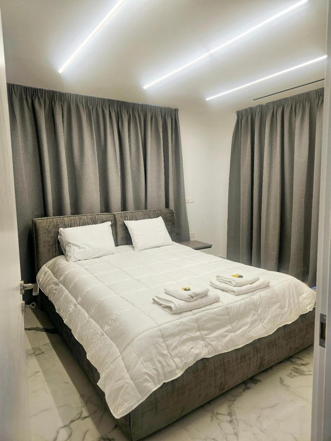 Deluxe Apartment Pafos Dış mekan fotoğraf