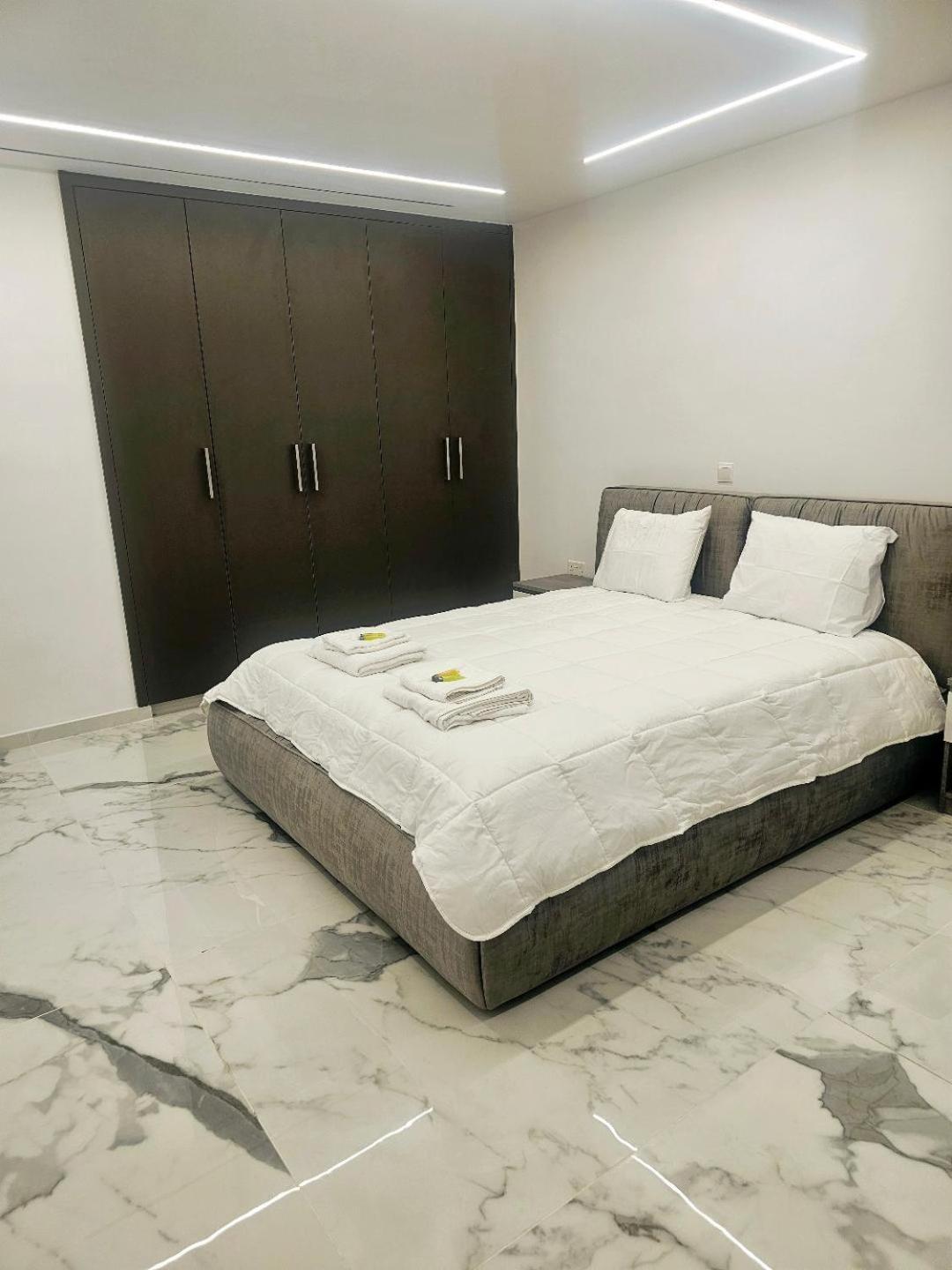 Deluxe Apartment Pafos Dış mekan fotoğraf