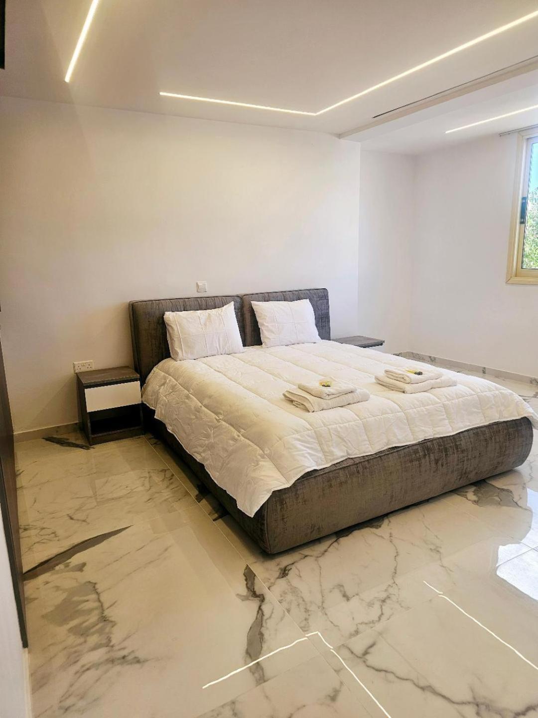 Deluxe Apartment Pafos Dış mekan fotoğraf