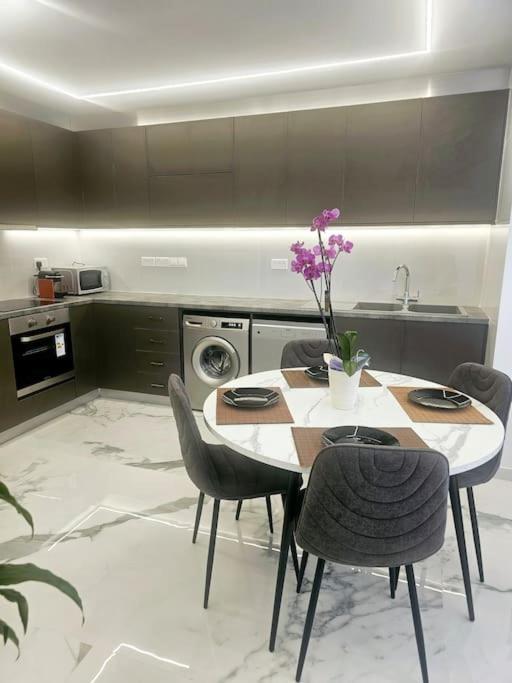 Deluxe Apartment Pafos Dış mekan fotoğraf