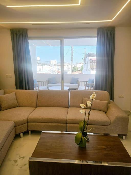 Deluxe Apartment Pafos Dış mekan fotoğraf