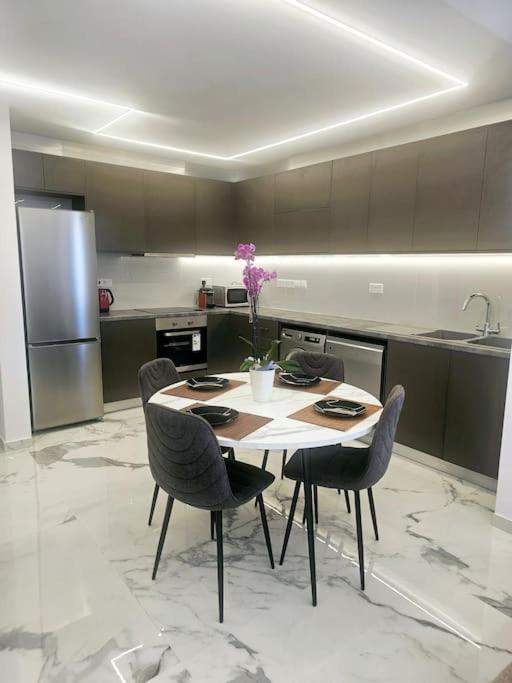 Deluxe Apartment Pafos Dış mekan fotoğraf